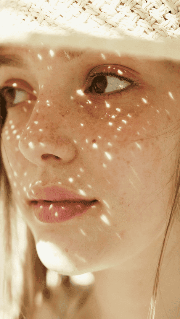 Nahes Porträt mit warmem Licht im Gesicht